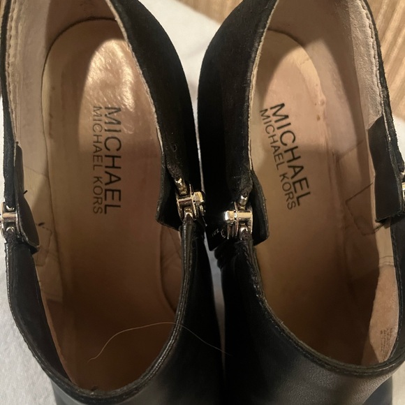 Michael Kors 6.5 Black Booties Leather and Suede. Please look at photos & notes - Picture 3 of 8